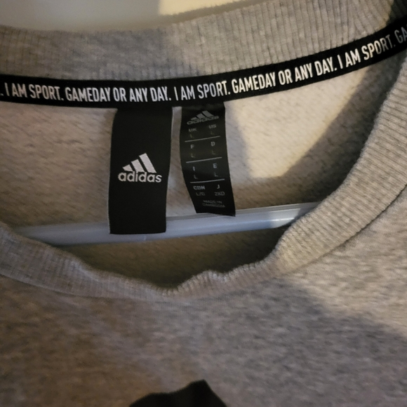 2 Adidas sweatshirts - Picture 2 of 6